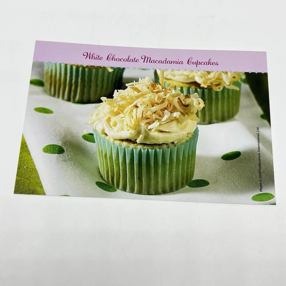 CUPCAKES Recipe Box Keepsake Tin w/99 Recipes & Dividers Desserts Metal Hinged